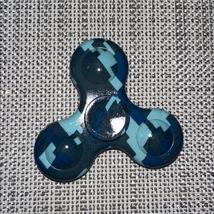 Fingertip Gyroscopic Fidget Spinner Small Blue Gray Geometric Print